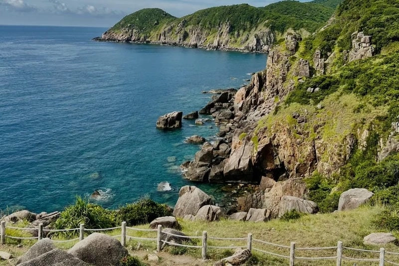 Đất Mũi mùa hè đẹp bình yên hấp dẫn nhiều du khách