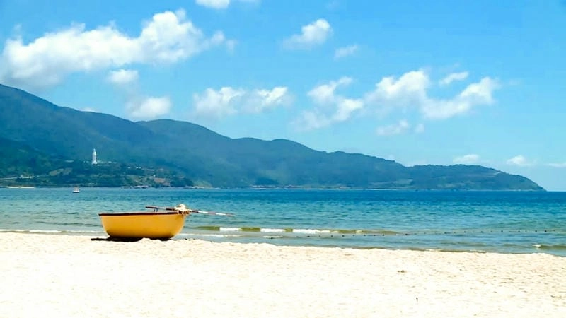 Góc nhìn mới lạ trong ảnh biển Đà Nẵng