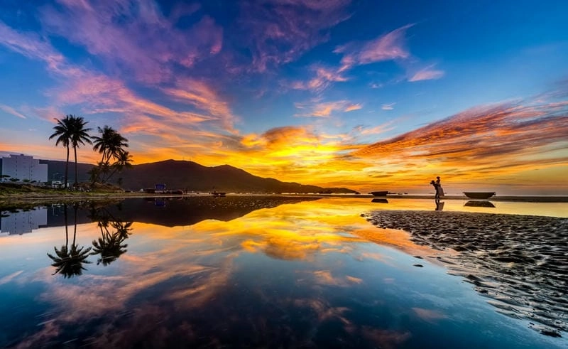 Chạm vào giấc mơ qua biển xanh Đà Nẵng