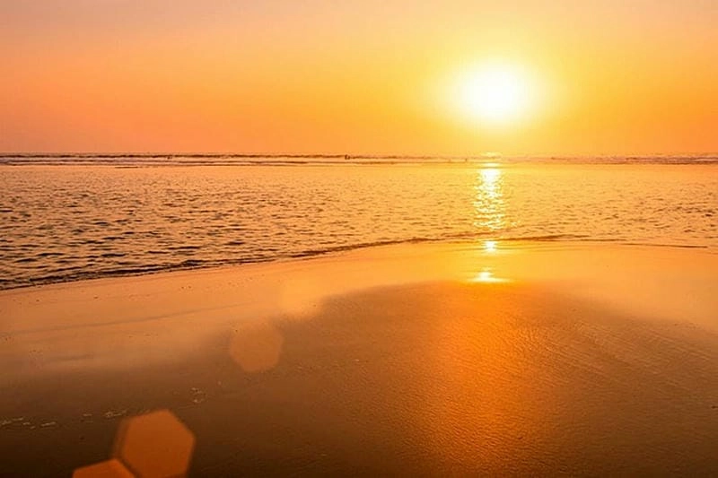 Đón ánh sáng đầu ngày tại bình minh biển Hạ Long