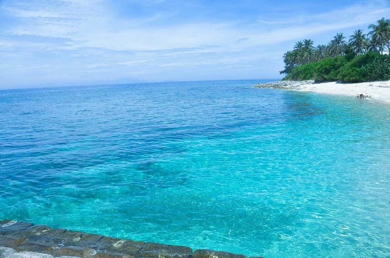 Ngắm nhìn ảnh biển Lý Sơn mùa hè xanh mát dịu êm