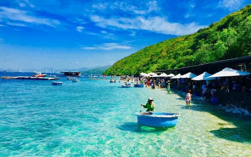 Nhẹ nhàng dịu êm sóng biển Nha Trang