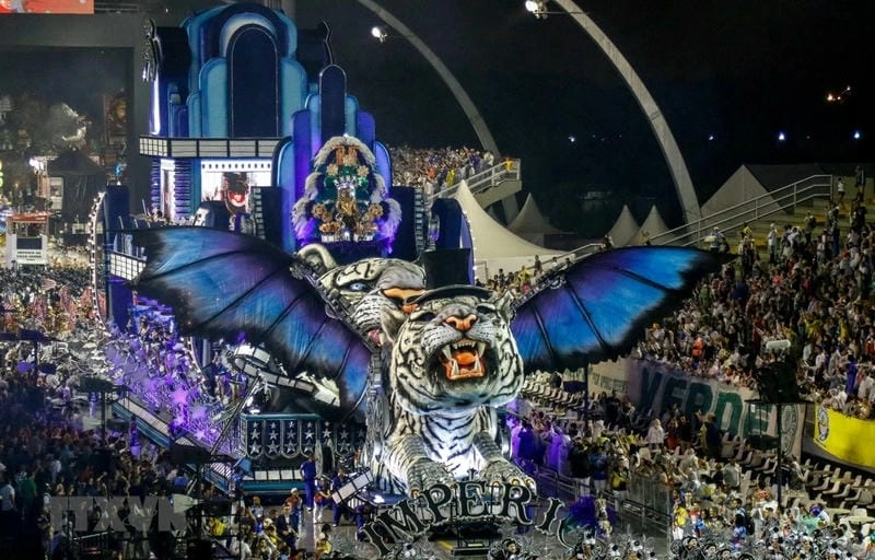 Mùa hè Rio de Janeiro sống động cùng lễ hội Carnival