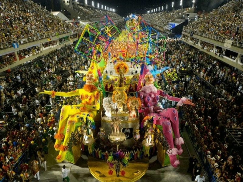 Carnival rực rỡ và tràn đầy niềm vui