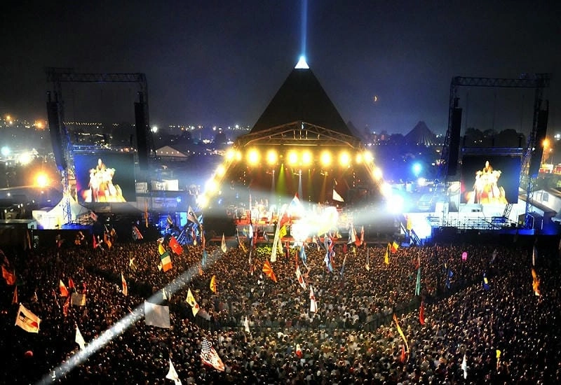Ảnh Glastonbury Anh rực rỡ sắc màu và náo nhiệt