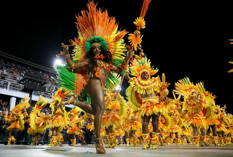 Những màn trình diễn ấn tượng tại lễ hội Rio Carnival làm say lòng người