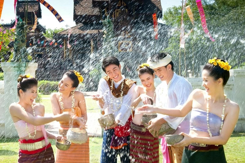Những trải nghiệm đặc sắc tại lễ hội Songkran Thái Lan vô cùng vui nhộn