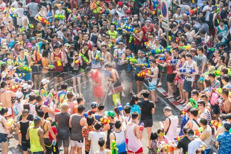 Mùa hè Bangkok sống động cùng lễ hội Songkran