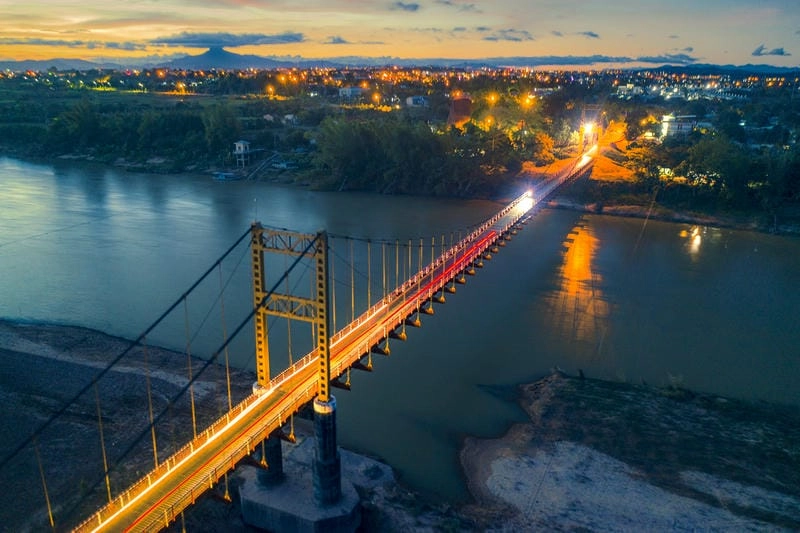 Mùa thu về đêm Kon Tum lãng mạn cùng dã quỳ vàng