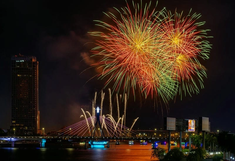 Mùa xuân về đêm ở Bồ Đào Nha lãng mạn