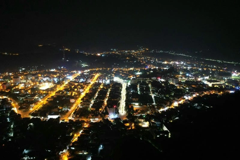 Tĩnh lặng êm ái của mùa thu về đêm