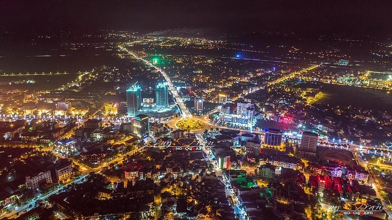 Mùa thu Bắc Ninh về đêm trầm mặc bên ruộng lúa