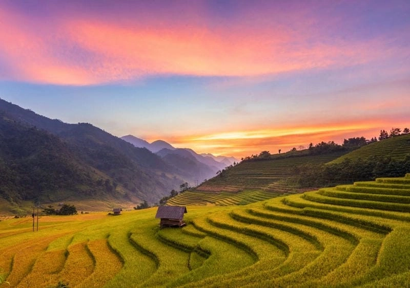 Khoảnh khắc hoàng hôn Sapa nhẹ buông giữa mùa thu vàng rực rỡ