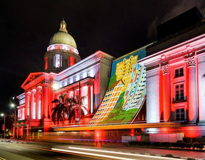 Ảnh National Gallery Singapore nổi bật giữa trung tâm thành phố