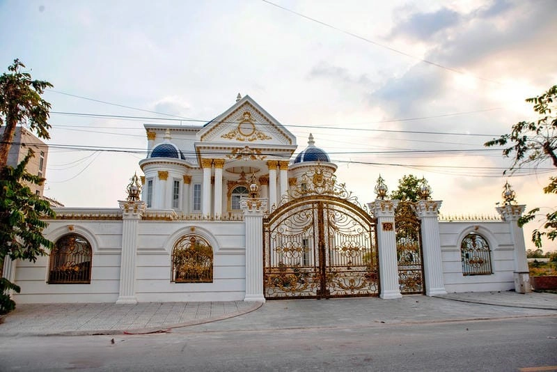 Hoàng hôn biệt thự nhuộm vàng khung trời tại nhà biệt thự Cần Thơ