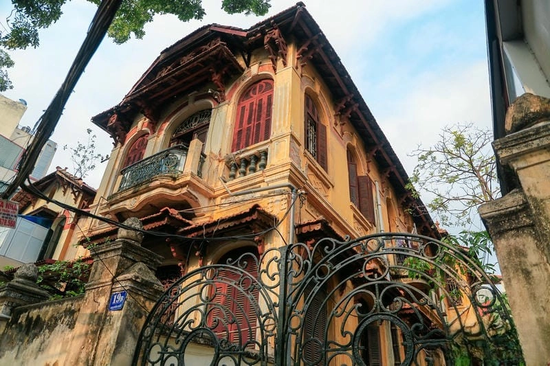 Đón bình minh tại Bình minh nhà cổ rực rỡ ánh sáng