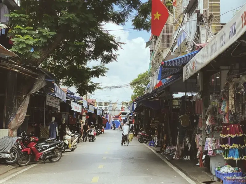 Tham quan Nhà cổ Hải Phòng rực rỡ sắc màu ban ngày