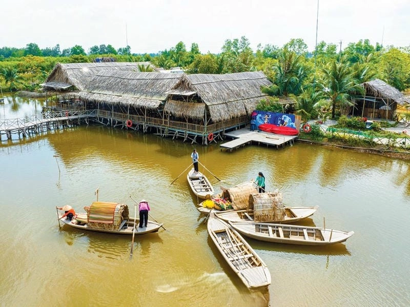 Tận hưởng vẻ đẹp Cà Mau thơ mộng cùng Nhà mái lá Cà Mau