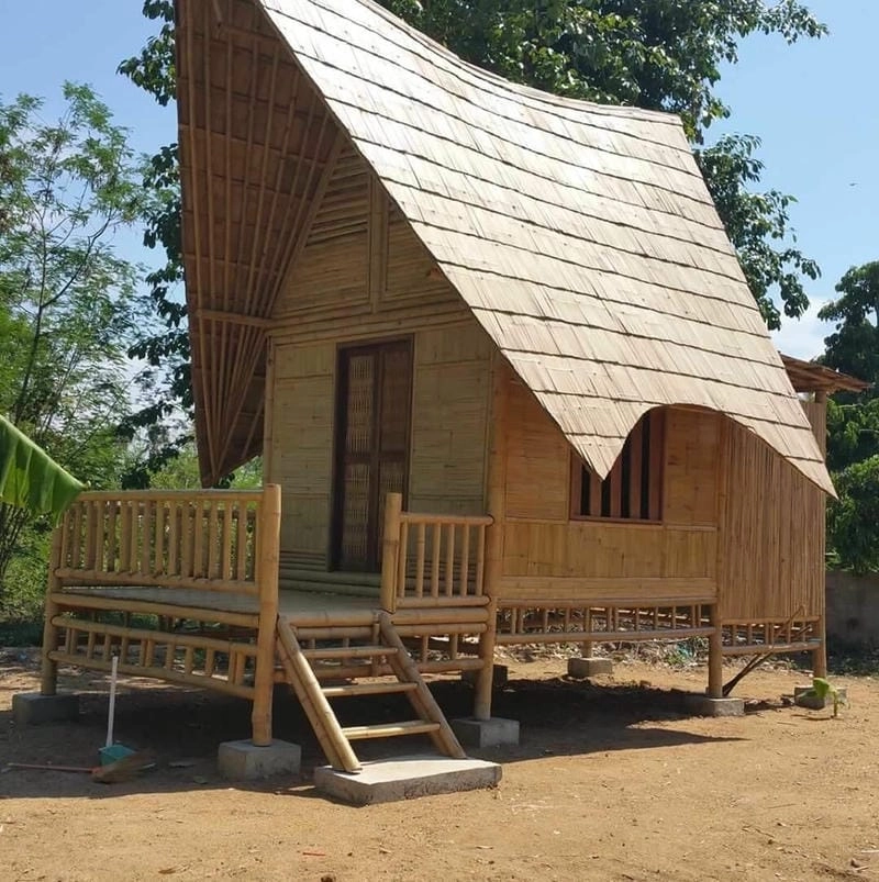 Tận hưởng Long An thơ mộng qua nhà mái lá đẹp