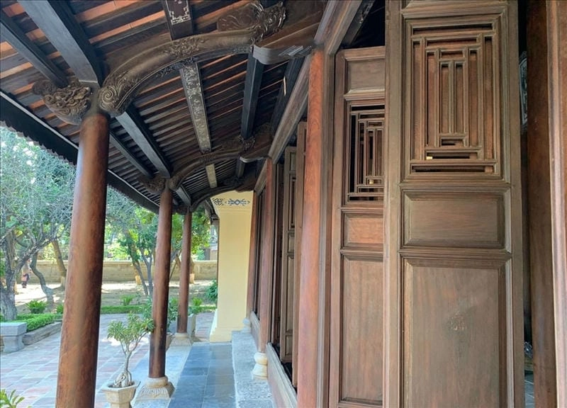 Chiêm ngưỡng Nhà rường Thanh Hóa với cột gỗ vững chãi và bền