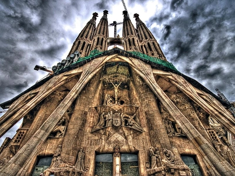 Chiêm ngưỡng Nhà thờ Sagrada Familia qua góc ảnh
