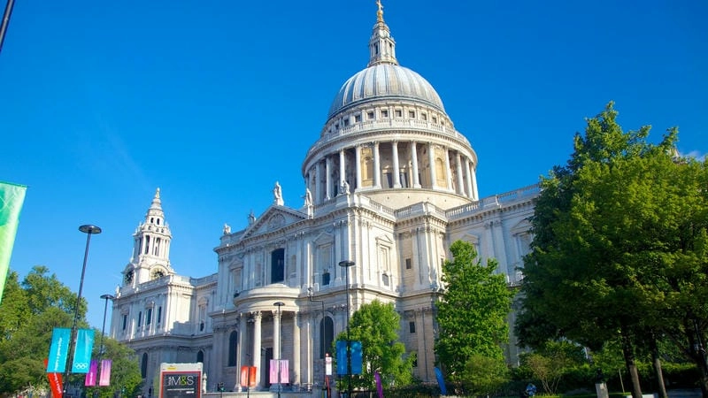 Thưởng ngoạn vẻ đẹp tinh xảo bên trong Nhà thờ St Paul bên trong