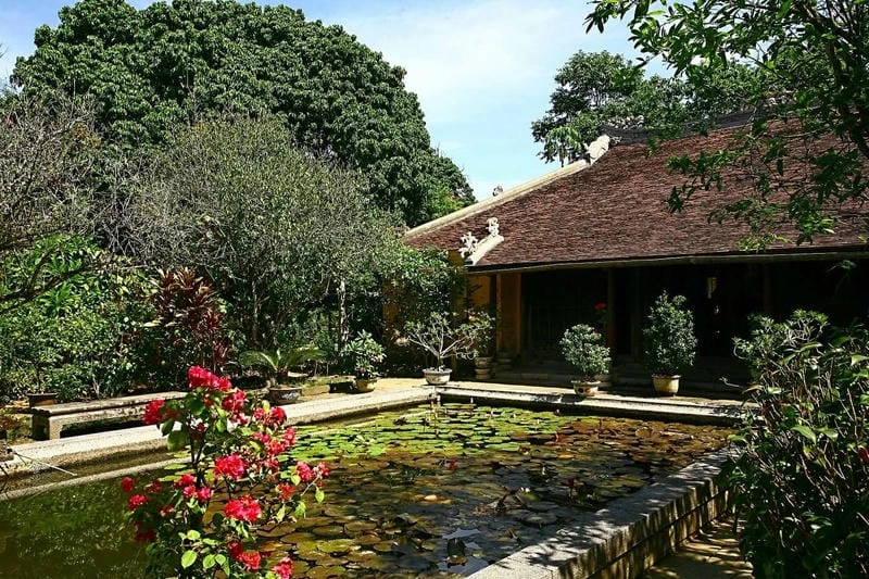 Thưởng thức hoàng hôn nhà vườn vàng rực giữa cố đô Huế