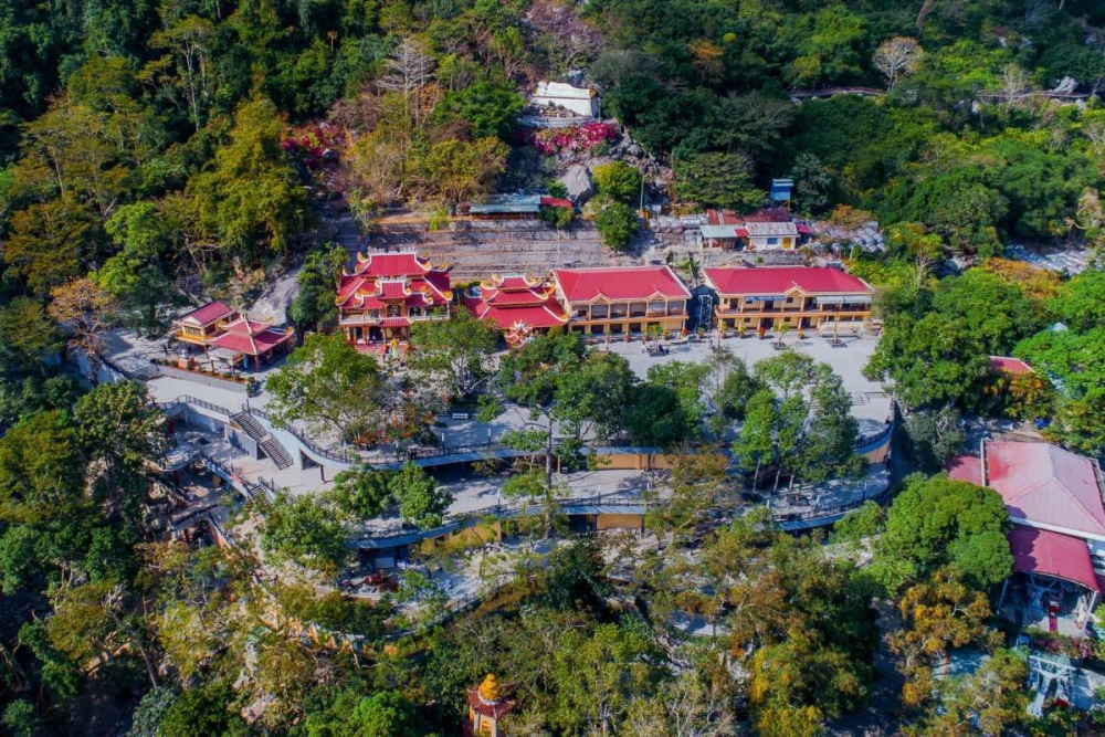 Núi Bà Đen Tây Ninh là ngọn núi cao nhất Nam Bộ