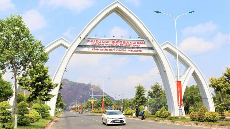 Cách di chuyển đến núi Sam thuận tiện nhất