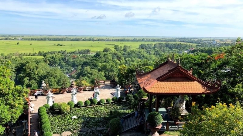 Cảnh đẹp Núi Sam mê hoặc lòng du khách thập phương