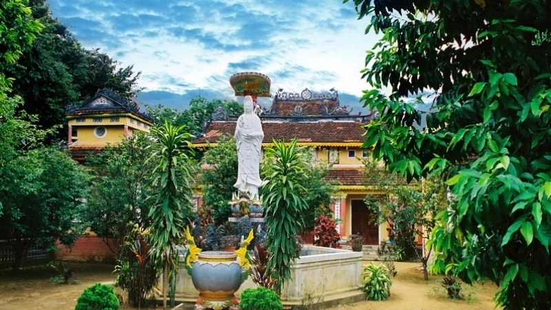 Cảnh quan Núi Thiên Ấn hài hòa thiên nhiên tuyệt đẹp