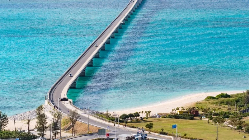 Okinawa mang vẻ đẹp biển trời xanh ngát