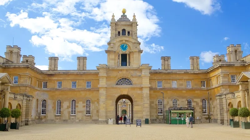 Thư viện Bodleian là biểu tượng tri thức của Oxford