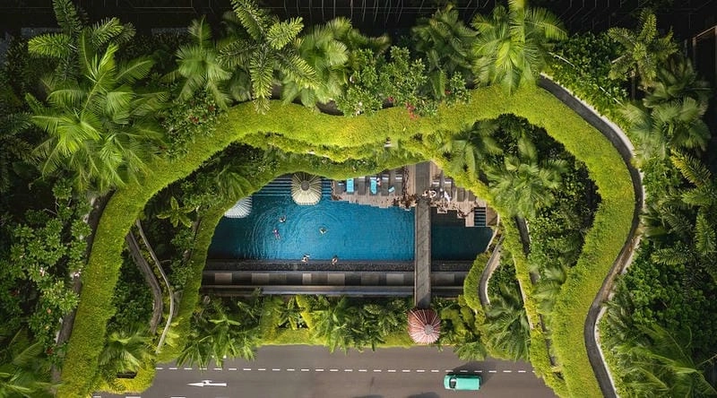 Không gian xanh mát từ Vườn thẳng đứng Parkroyal Collection Pickering ấn tượng