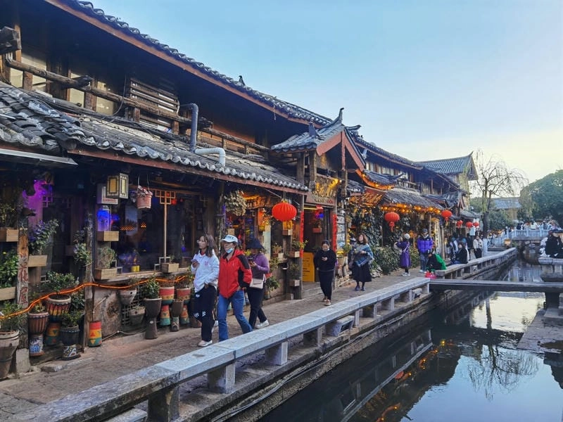 Chiêm ngưỡng kiến trúc tại phố cổ lệ giang trung quốc