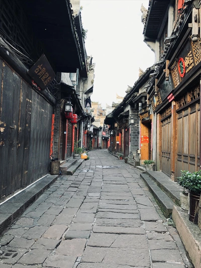 Khám phá mọi góc đẹp Phố cổ Phượng Hoàng