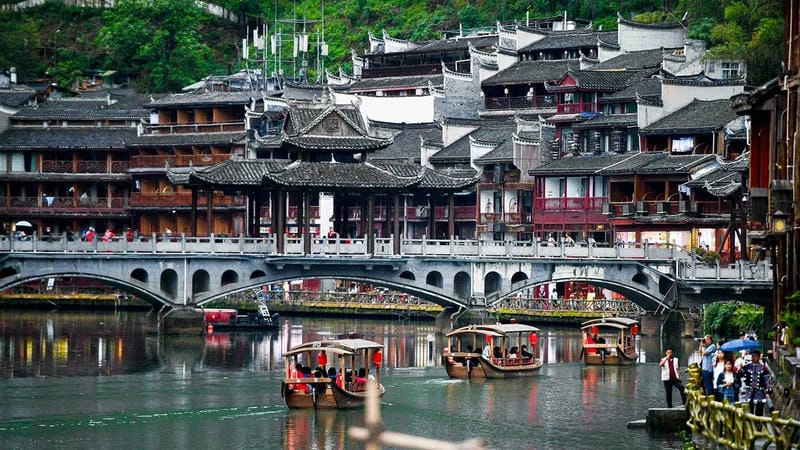 Kinh nghiệm du lịch Phố cổ Phượng Hoàng hữu ích