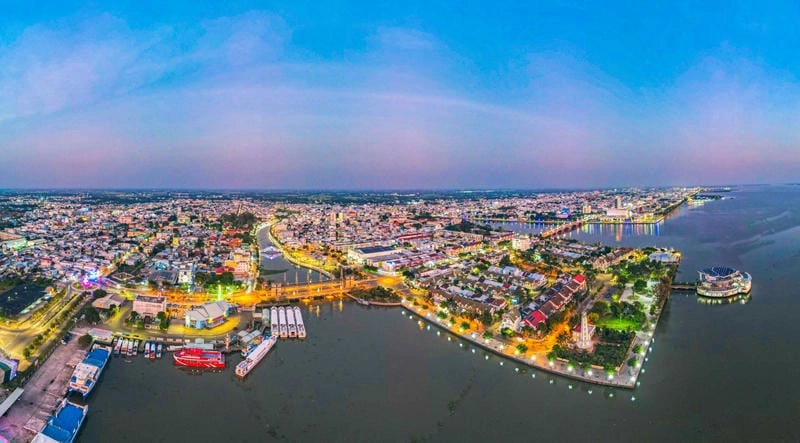 Hoàng hôn Rạch Giá rực rỡ trên biển trời
