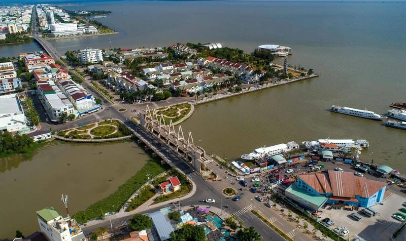Bình yên Rạch Giá trong ánh nắng sớm mai