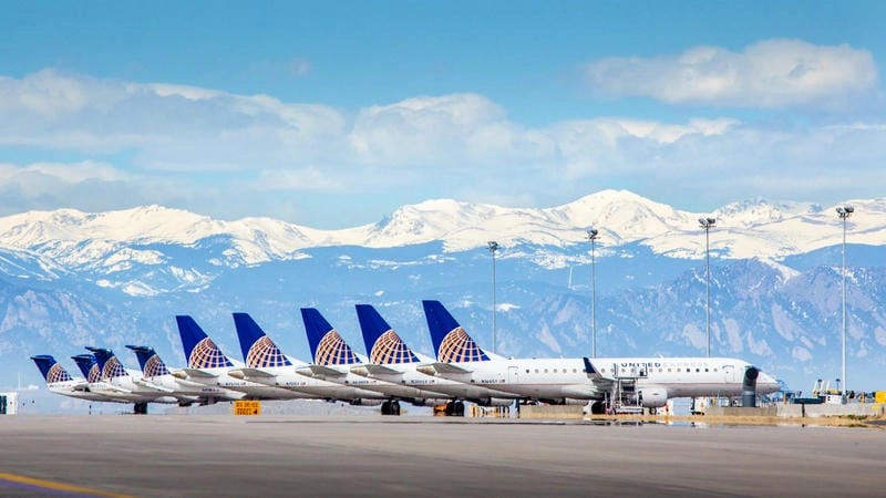 Biểu tượng với Mái lều Sân bay Denver độc lạ