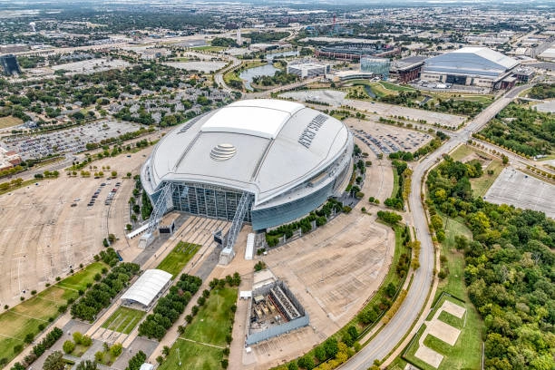 Huyền ảo trong AT&T Stadium ban đêm ánh sáng rực rỡ