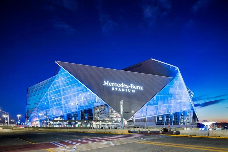 Mái che độc đáo tạo điểm nhấn cho sân vận động Mercedes-Benz Stadium