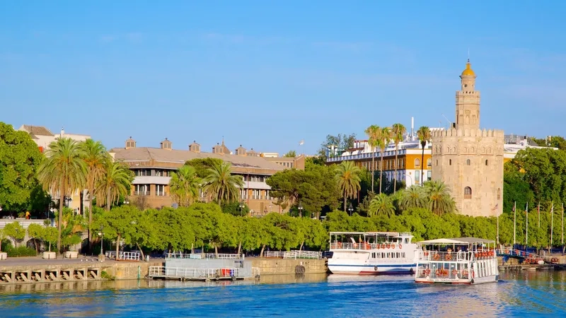 Kiến trúc Moorish đặc trưng giữa lòng Seville