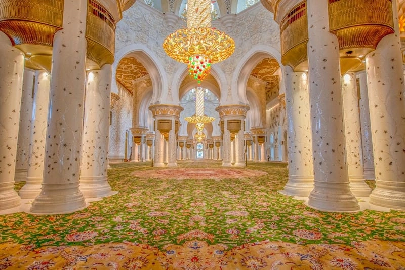 Trải nghiệm Du lịch Abu Dhabi cùng Sheikh Zayed Grand Mosque