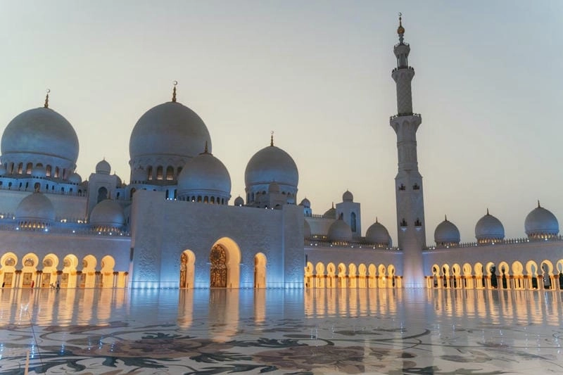 Khám phá Abu Dhabi Sheikh Zayed Grand Mosque nổi bật