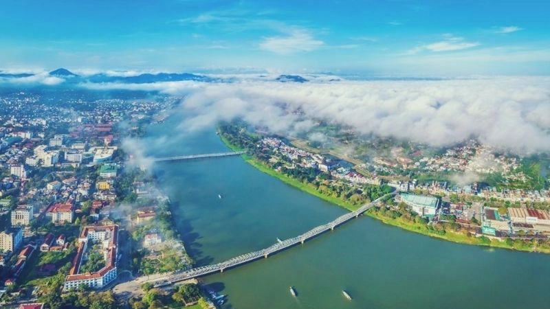 tháng 3 đến tháng 8 là lý tưởng để ngắm cảnh quan sông Hương