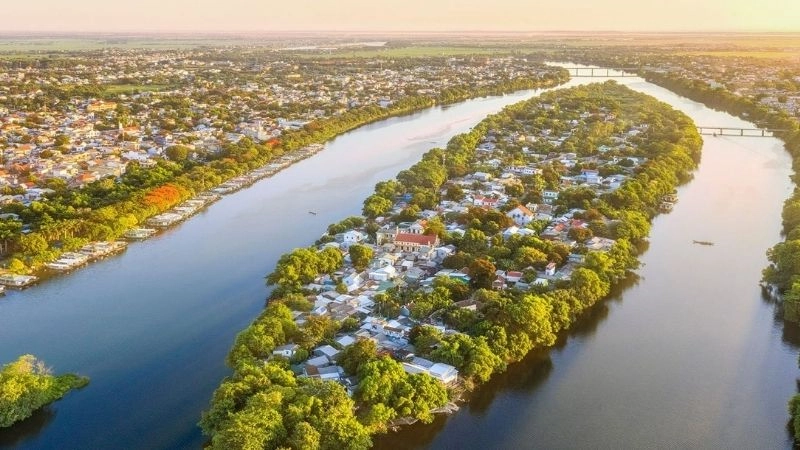 Cầu Tràng Tiền Huế trên sông Hương lung linh