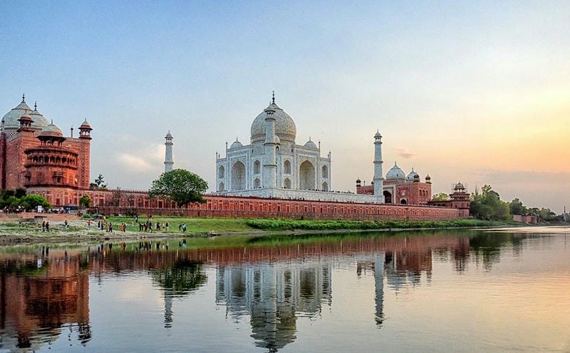 Thưởng ngoạn Taj Mahal hoàng hôn nhuộm vàng cổ tích