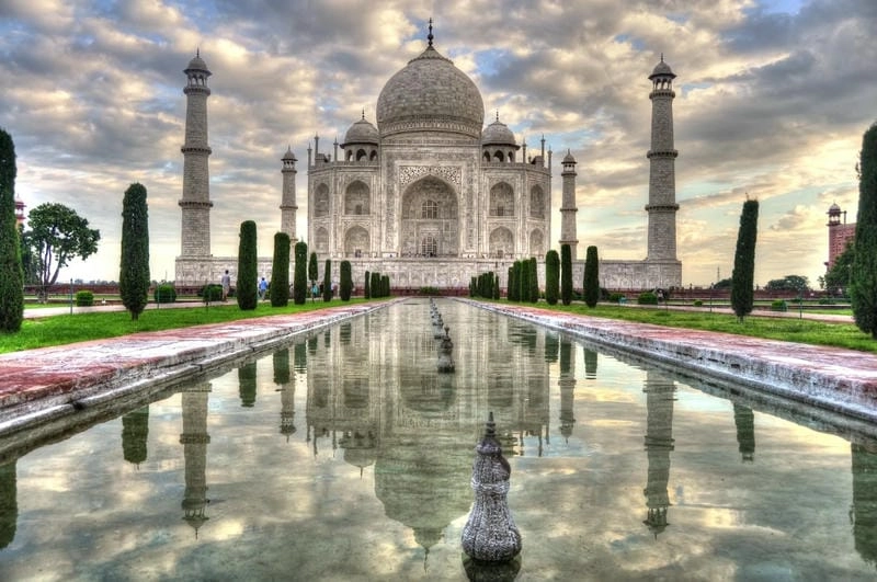 Toàn cảnh cảnh quan Taj Mahal hài hòa thơ mộng