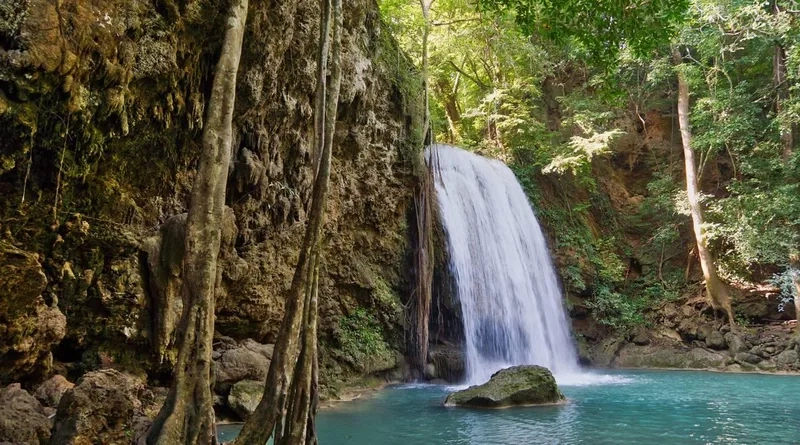 Đến Thác Erawan để hòa mình với thiên nhiên